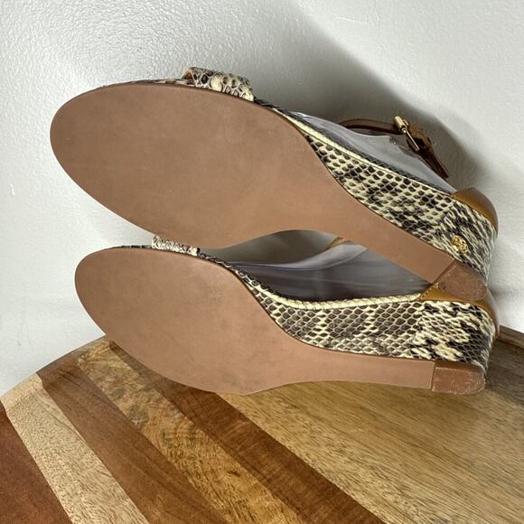 Tory Burch Snakeskin Savannah Wedge Sandal Ankle Strap‎ Sz. 9 Gold Logo Hardware - Picture 11 of 15